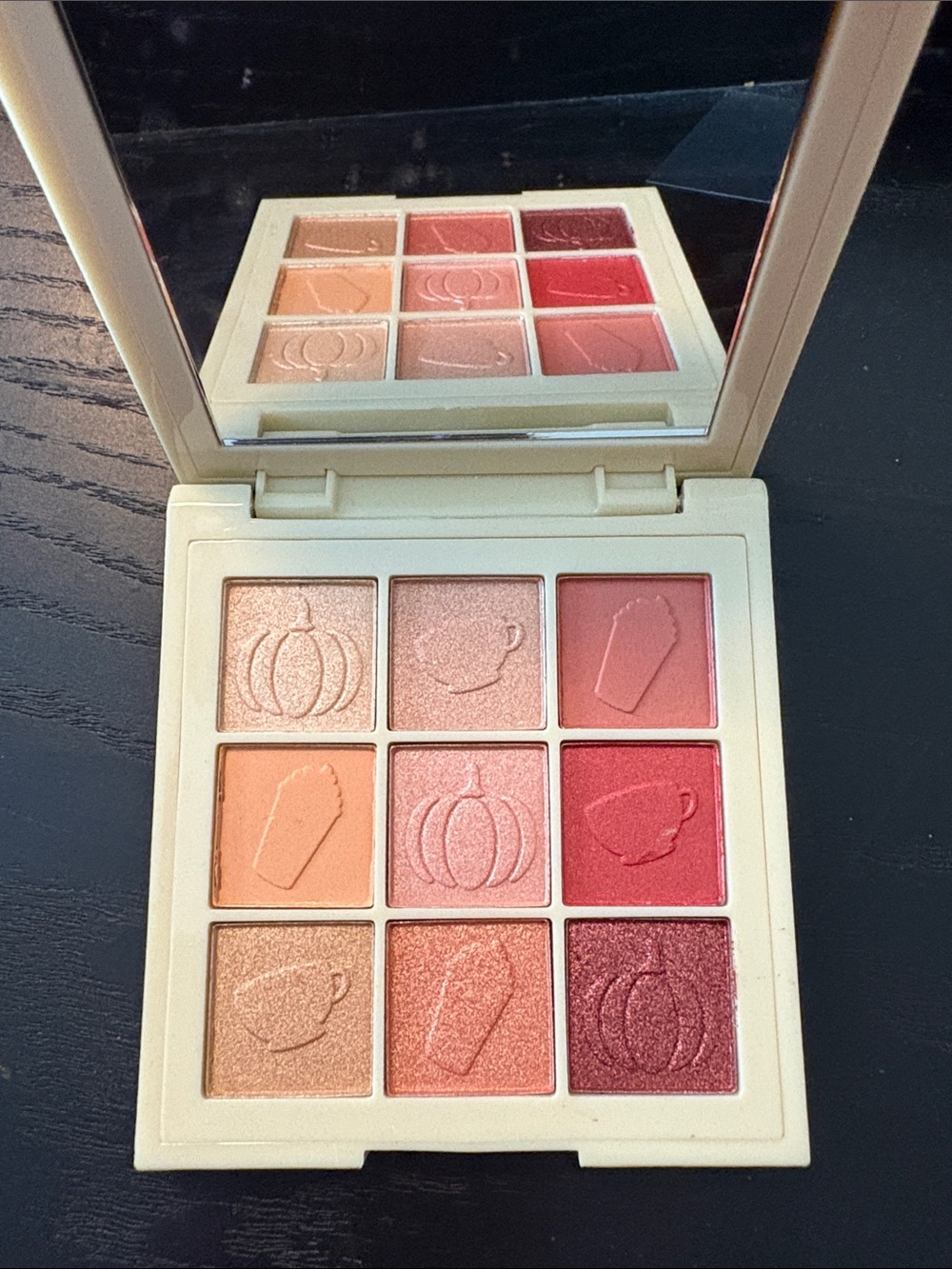 9-Color Pink & Peach Eyeshadow Palette - Warm Pink Tones